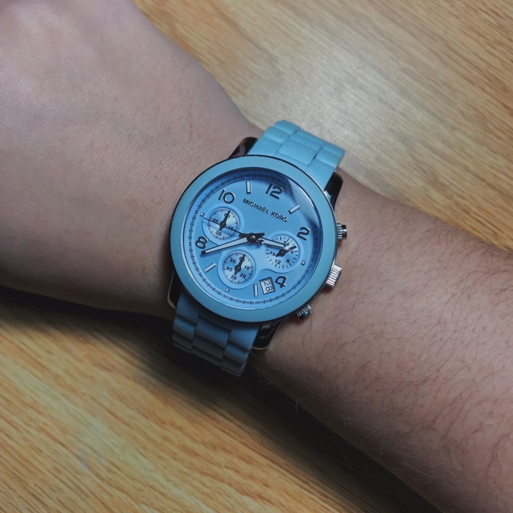 Michael Kors Women’s Watch - Picture 1 of 4